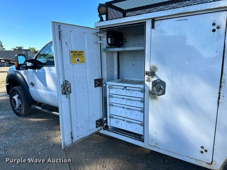 image for item DS2217 2016 Ford F450  utility / service truck