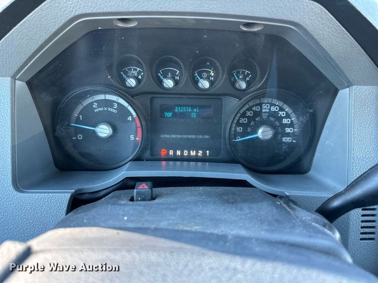 image for item DS2217 2016 Ford F450  utility / service truck