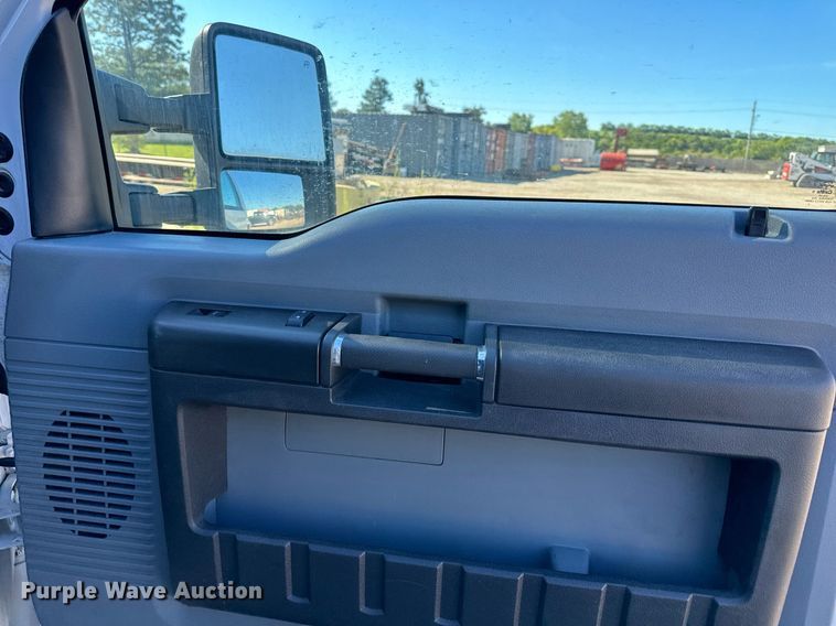 image for item DS2217 2016 Ford F450  utility / service truck