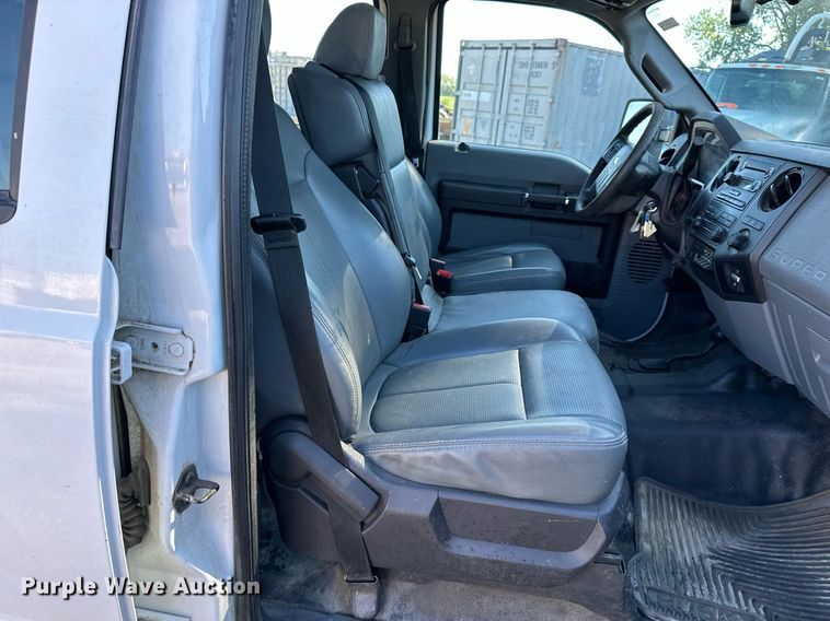 image for item DS2217 2016 Ford F450  utility / service truck