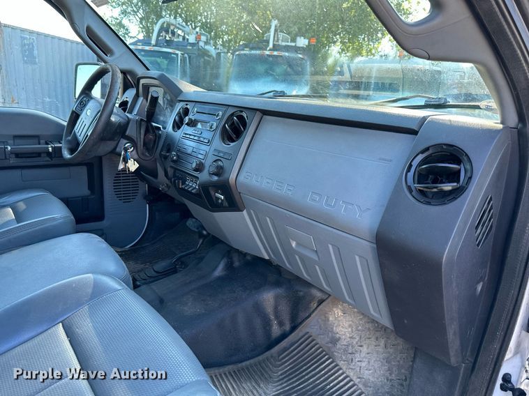 image for item DS2217 2016 Ford F450  utility / service truck