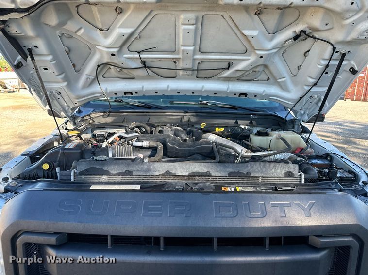 image for item DS2217 2016 Ford F450  utility / service truck