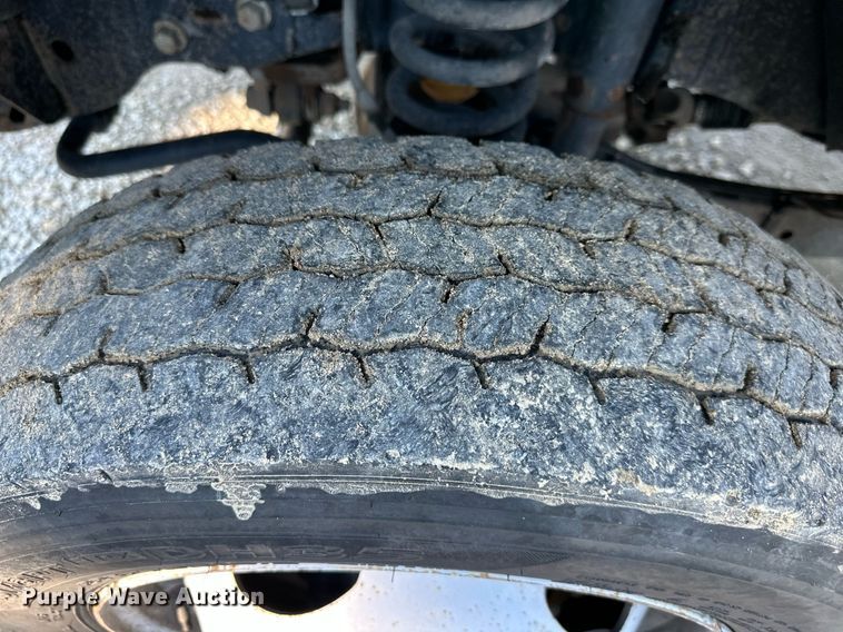 image for item DS2217 2016 Ford F450  utility / service truck