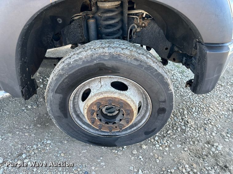 image for item DS2217 2016 Ford F450  utility / service truck