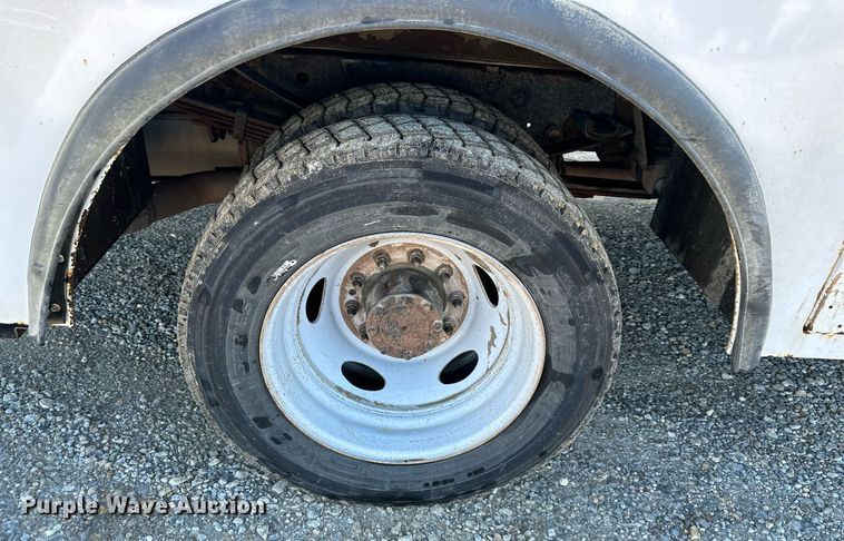 image for item DS2217 2016 Ford F450  utility / service truck