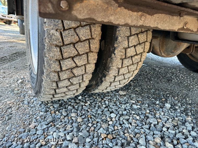 image for item DS2217 2016 Ford F450  utility / service truck