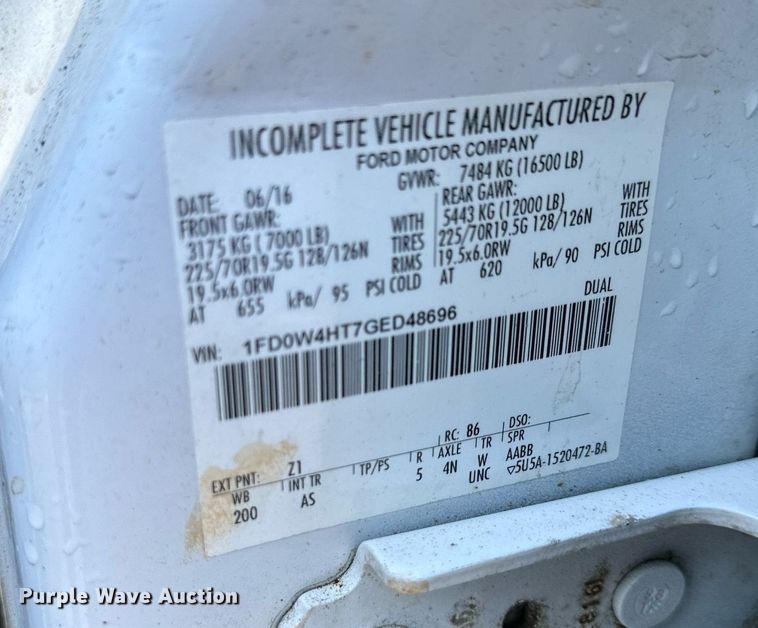 image for item DS2217 2016 Ford F450  utility / service truck