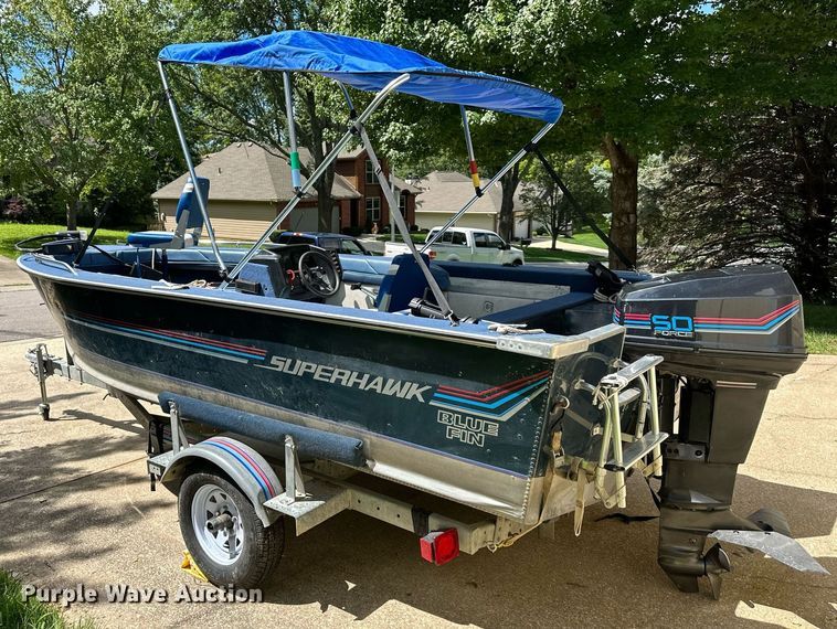 image for item DS2219 1988 Blue Fin Super Hawk  boat