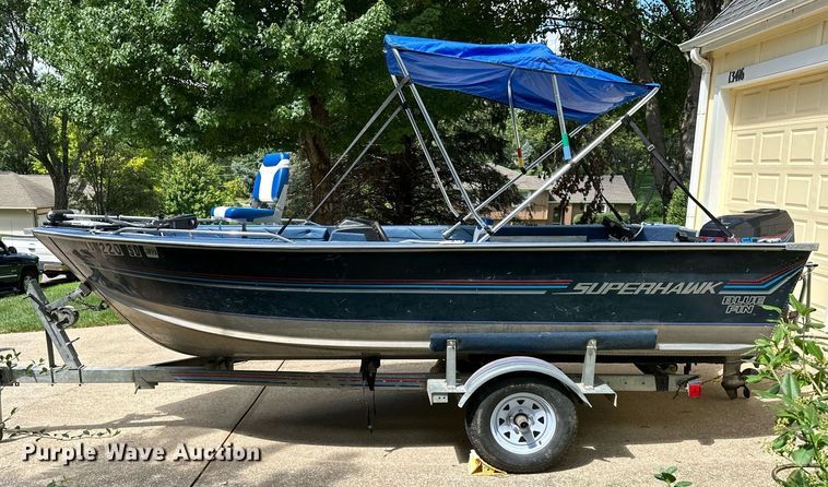 image for item DS2219 1988 Blue Fin Super Hawk  boat