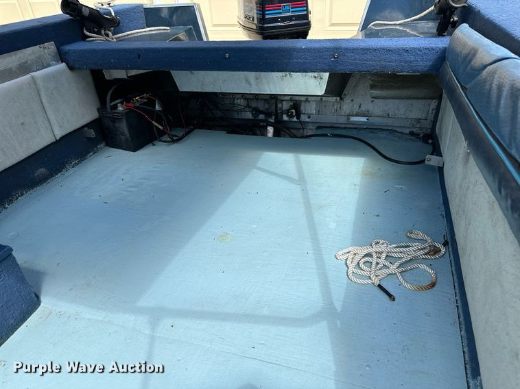 image for item DS2219 1988 Blue Fin Super Hawk  boat