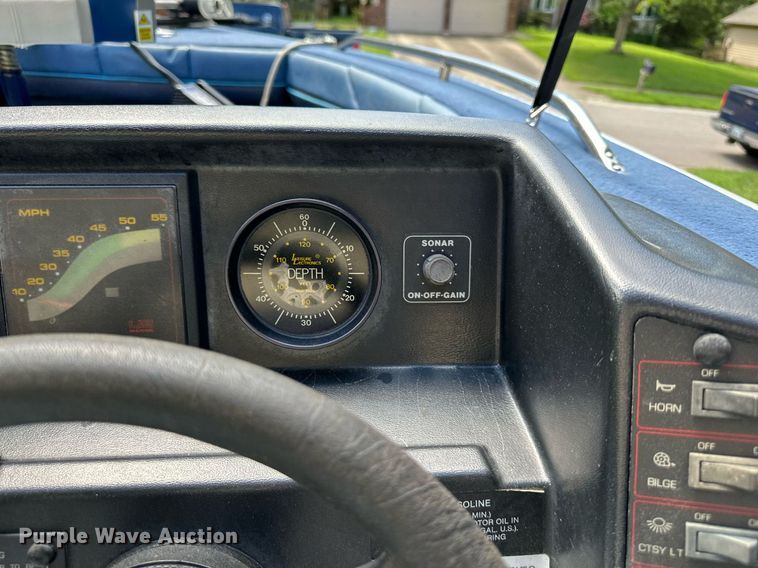 image for item DS2219 1988 Blue Fin Super Hawk  boat