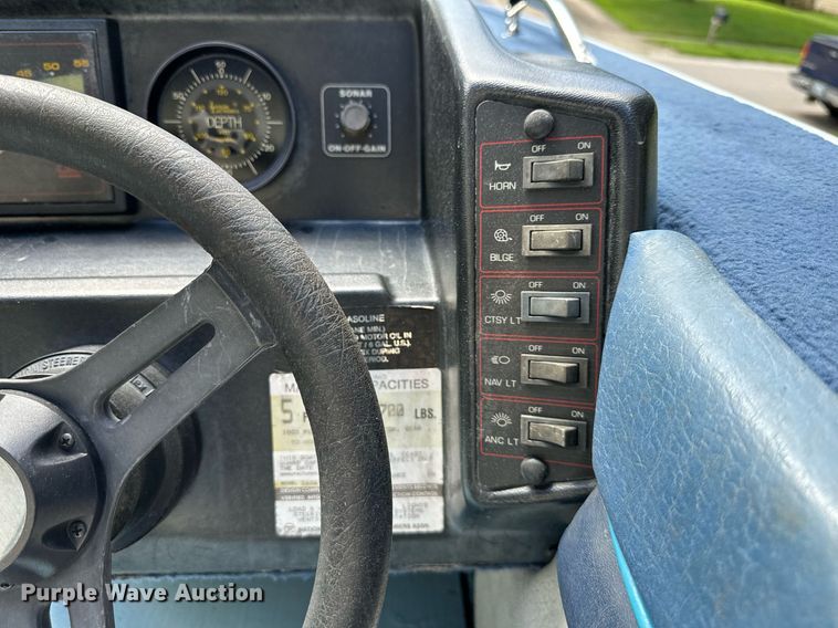 image for item DS2219 1988 Blue Fin Super Hawk  boat