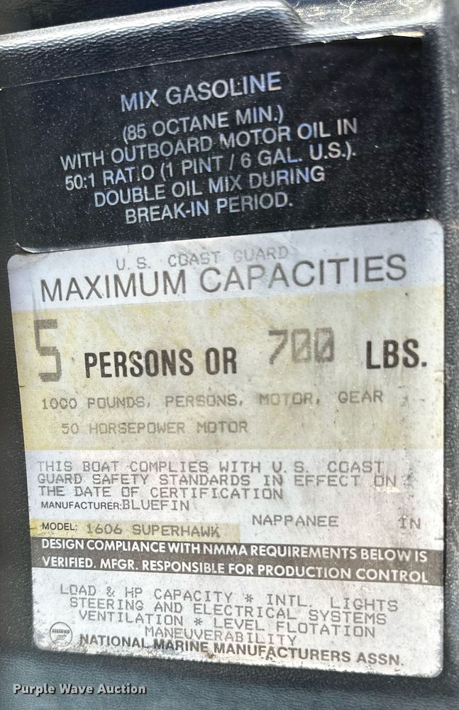 image for item DS2219 1988 Blue Fin Super Hawk  boat