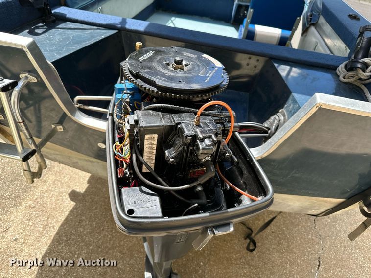 image for item DS2219 1988 Blue Fin Super Hawk  boat