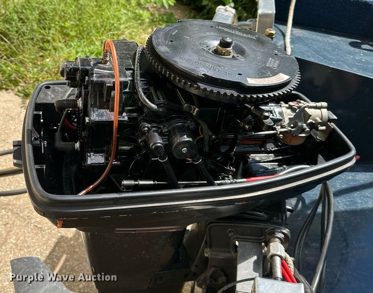 image for item DS2219 1988 Blue Fin Super Hawk  boat