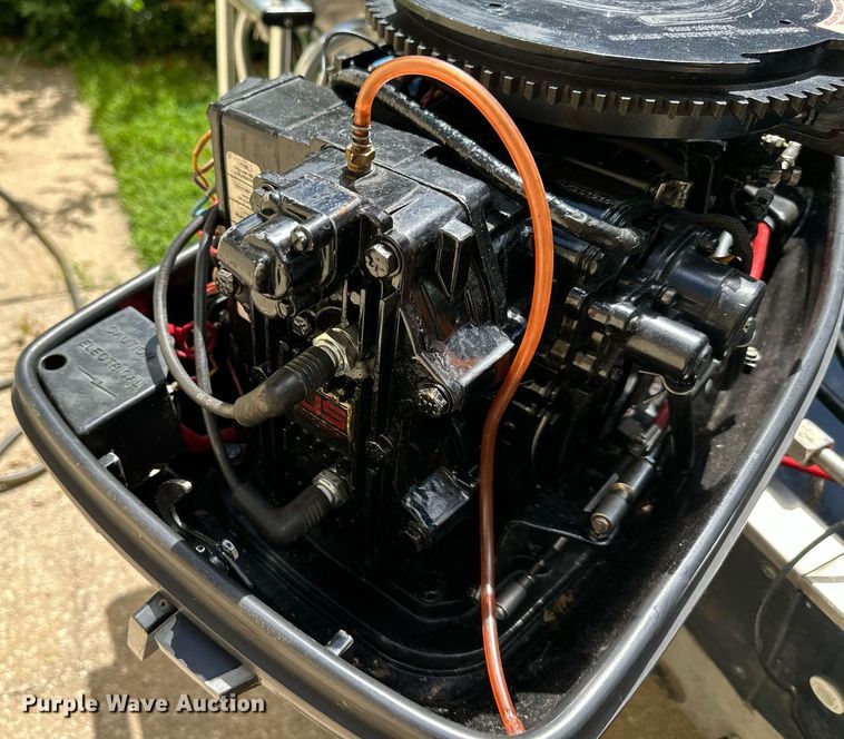 image for item DS2219 1988 Blue Fin Super Hawk  boat