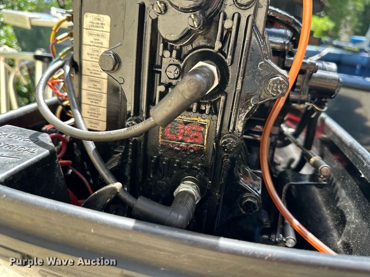 image for item DS2219 1988 Blue Fin Super Hawk  boat