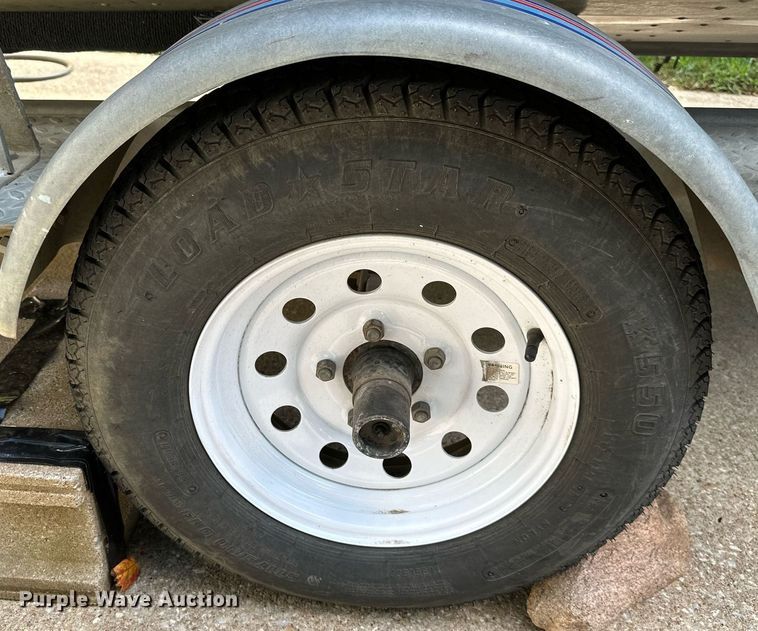 image for item DS2219 1988 Blue Fin Super Hawk  boat