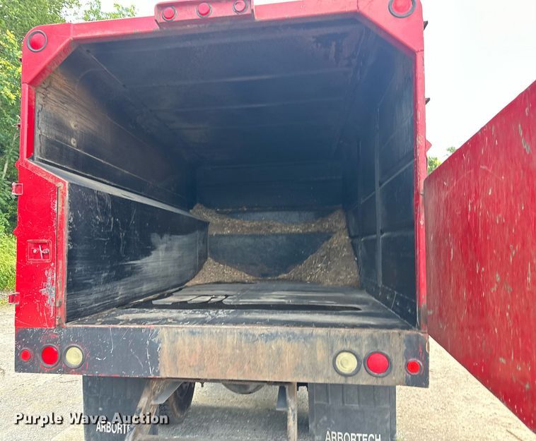 image for item DS2223 1997 Ford F700  chipper truck