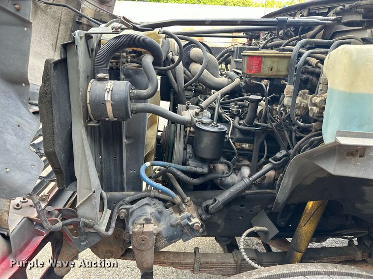 image for item DS2223 1997 Ford F700  chipper truck