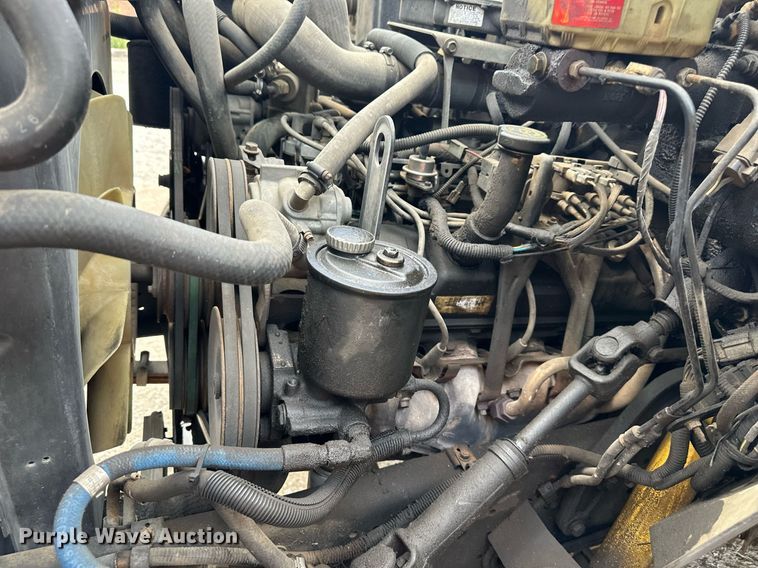 image for item DS2223 1997 Ford F700  chipper truck