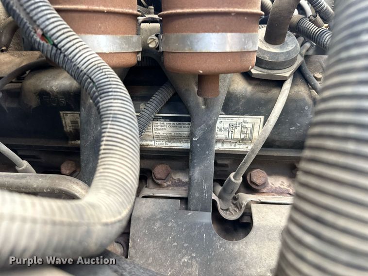 image for item DS2223 1997 Ford F700  chipper truck