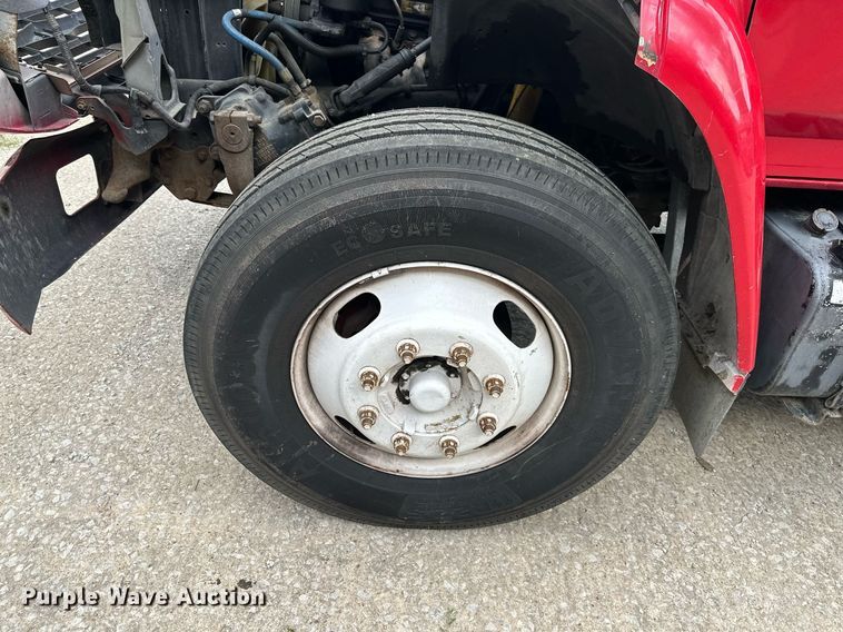 image for item DS2223 1997 Ford F700  chipper truck