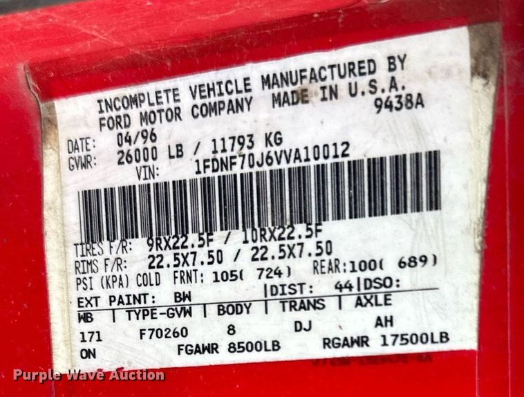 image for item DS2223 1997 Ford F700  chipper truck