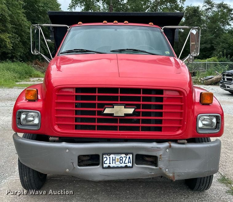image for item DS2224 2000 Chevrolet C5500  dump truck