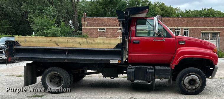 image for item DS2224 2000 Chevrolet C5500  dump truck
