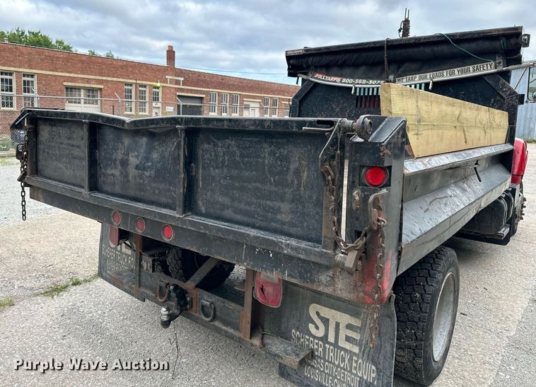 image for item DS2224 2000 Chevrolet C5500  dump truck