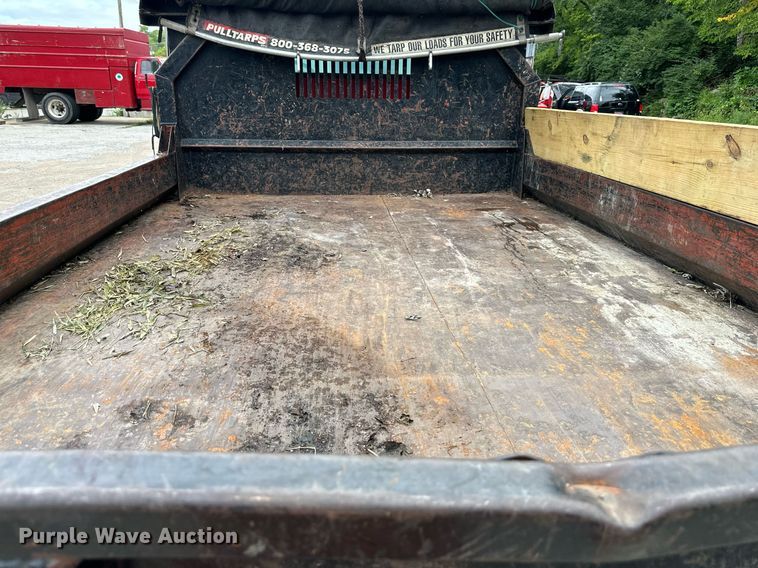 image for item DS2224 2000 Chevrolet C5500  dump truck