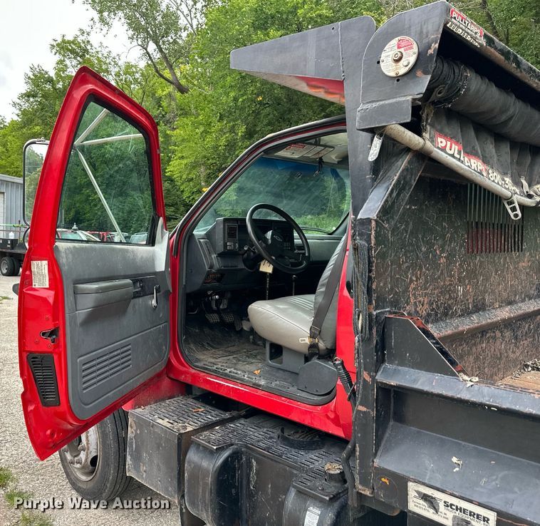 image for item DS2224 2000 Chevrolet C5500  dump truck