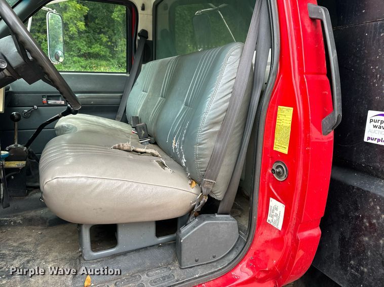 image for item DS2224 2000 Chevrolet C5500  dump truck