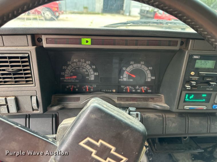 image for item DS2224 2000 Chevrolet C5500  dump truck