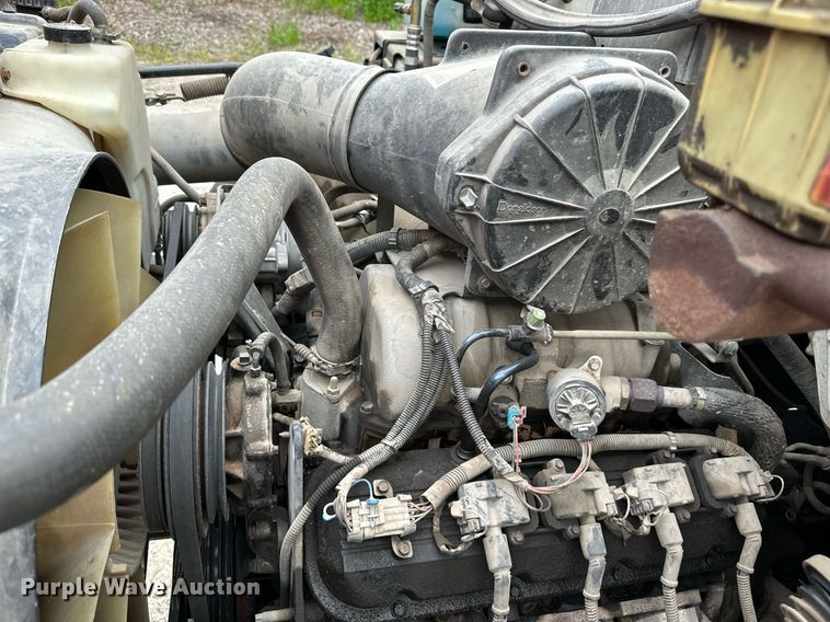 image for item DS2224 2000 Chevrolet C5500  dump truck