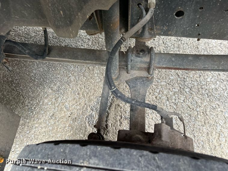 image for item DS2224 2000 Chevrolet C5500  dump truck