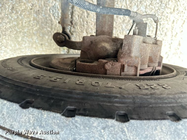 image for item DS2224 2000 Chevrolet C5500  dump truck