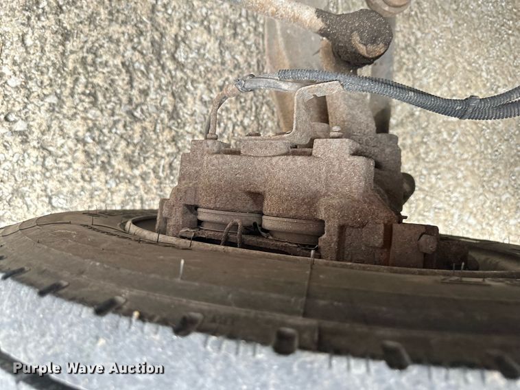 image for item DS2224 2000 Chevrolet C5500  dump truck