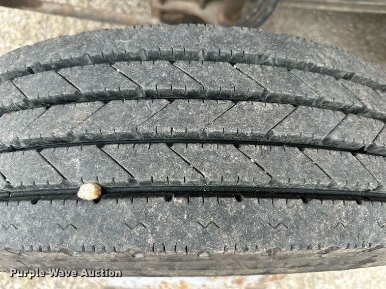 image for item DS2224 2000 Chevrolet C5500  dump truck