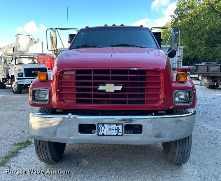 image for item DS2226 2002 Chevrolet C6500  dump truck