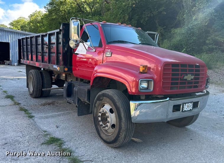 image for item DS2226 2002 Chevrolet C6500  dump truck