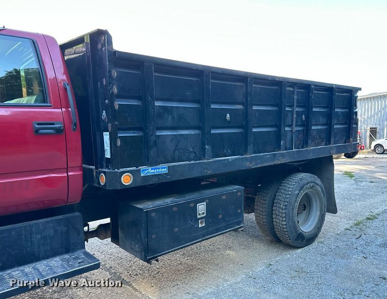 image for item DS2226 2002 Chevrolet C6500  dump truck