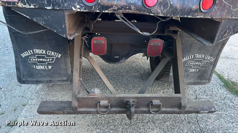 image for item DS2226 2002 Chevrolet C6500  dump truck