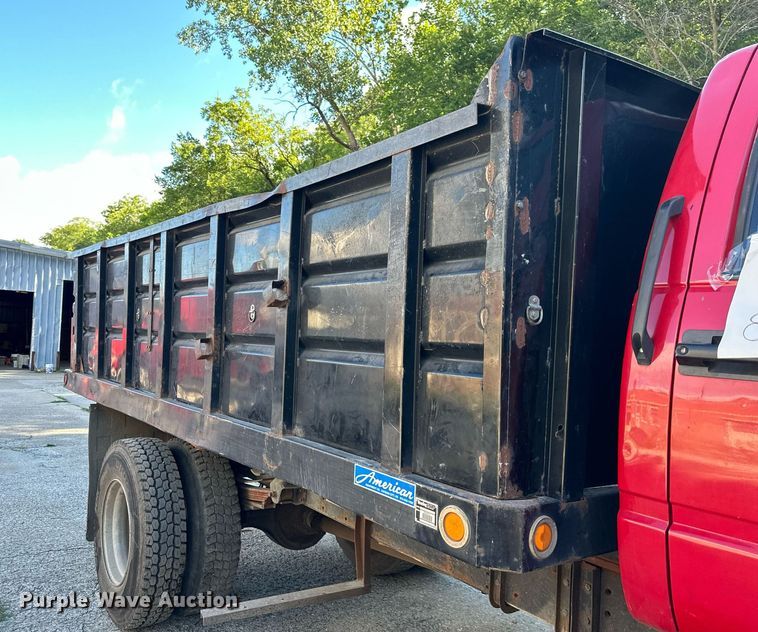 image for item DS2226 2002 Chevrolet C6500  dump truck