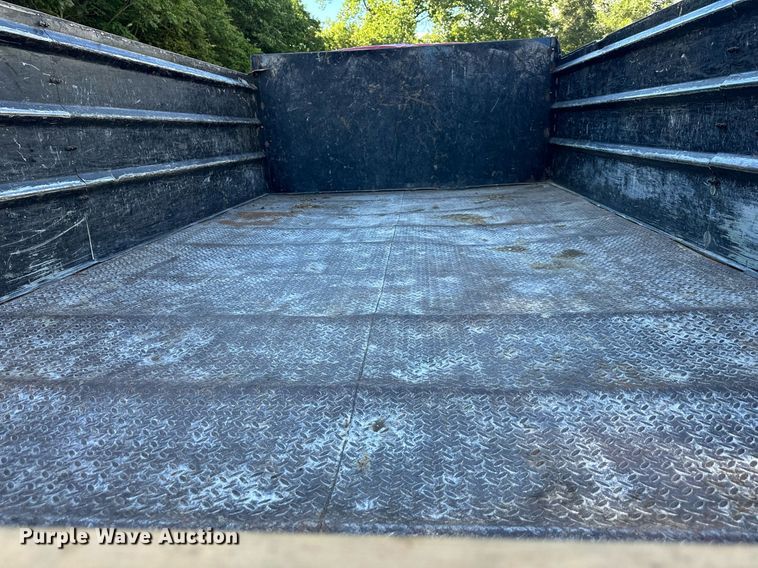 image for item DS2226 2002 Chevrolet C6500  dump truck