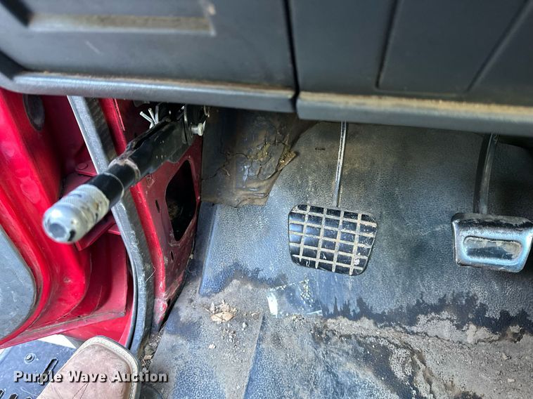 image for item DS2226 2002 Chevrolet C6500  dump truck