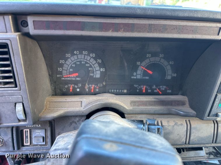 image for item DS2226 2002 Chevrolet C6500  dump truck