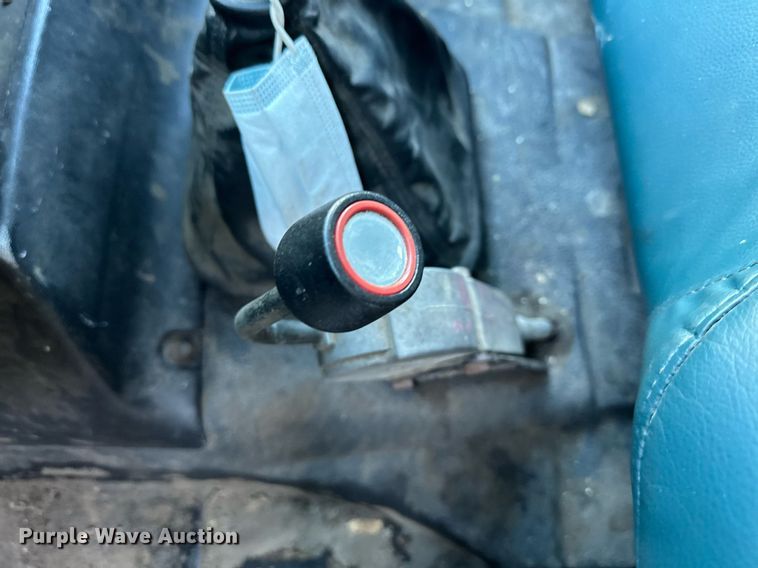 image for item DS2226 2002 Chevrolet C6500  dump truck