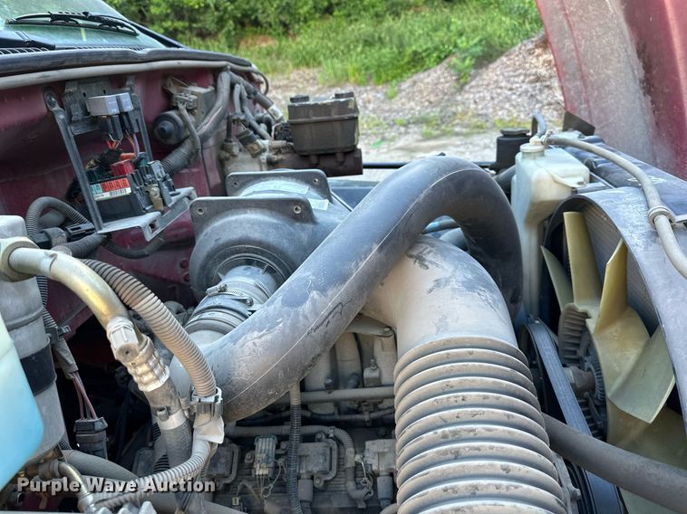 image for item DS2226 2002 Chevrolet C6500  dump truck